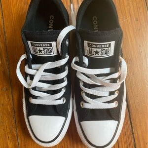 Converse Women’s 8.5 Low Top